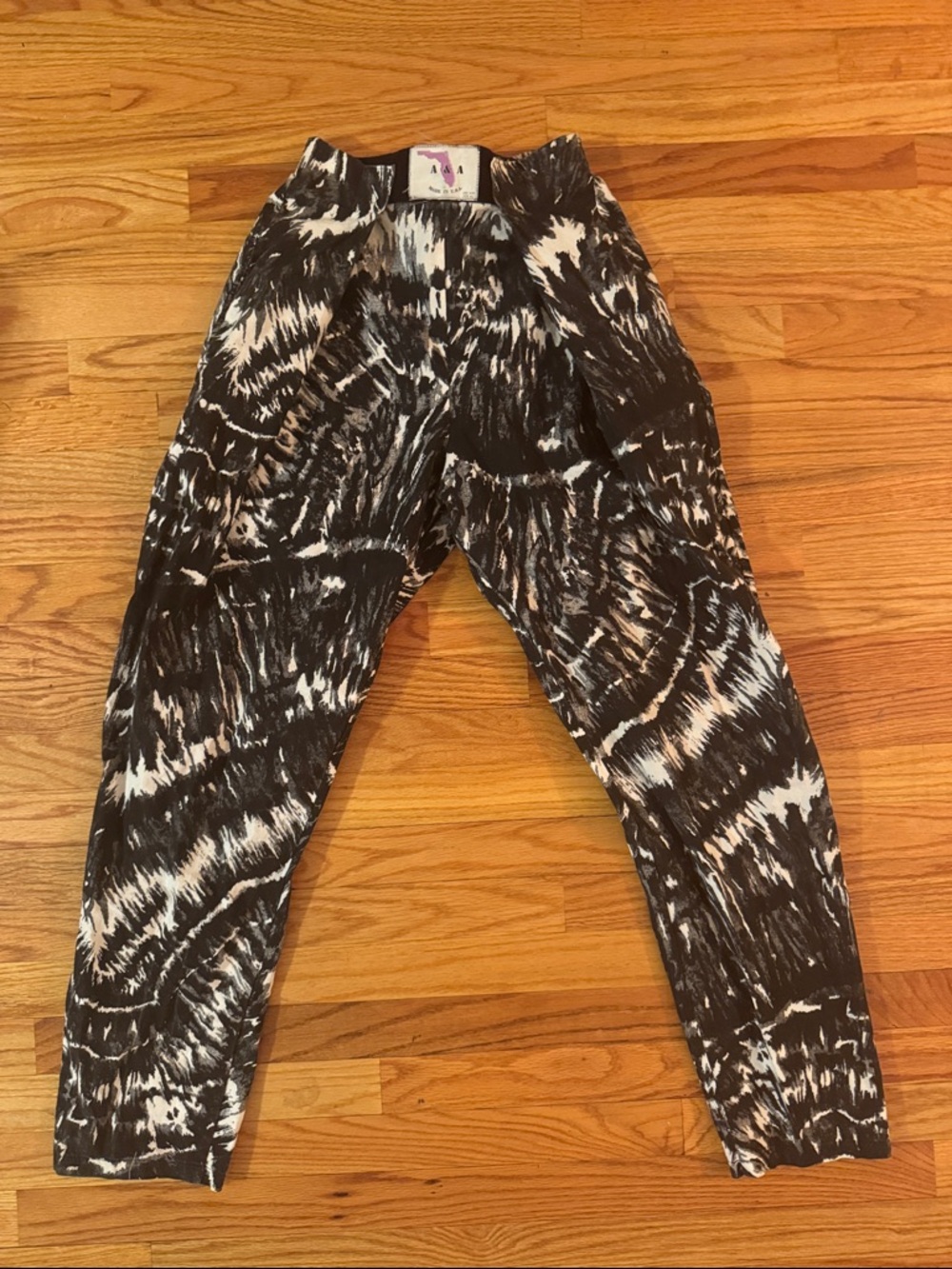 Tie-dye trousers with Velcro adjustment - Picture 3 of 11